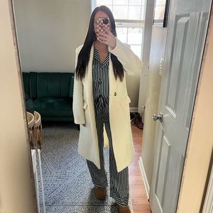 Boohoo cream / white textured wool look coat size US 6